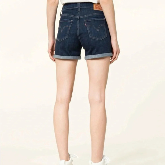 Levi’s mid-length women’s shorts Cuffed hem Dark wash Women’s size 33 - Picture 2 of 12